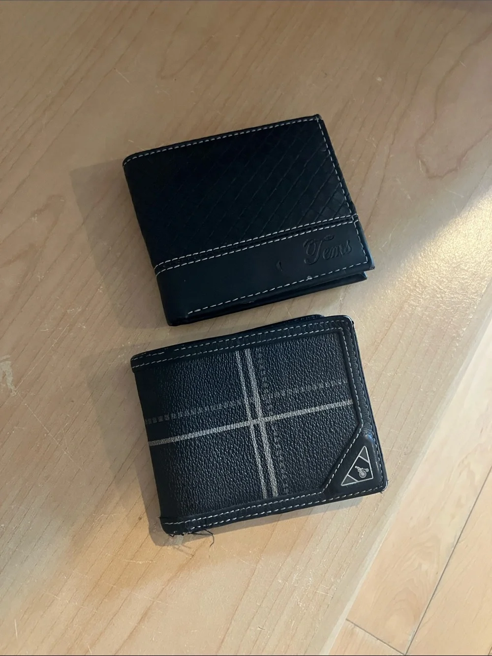 Men's Black Bifold Wallet Set with Contrast Stitching